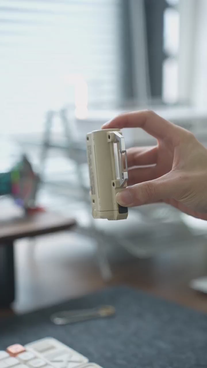 Tactical Power Bank with Carabiner Clip – Swappable Battery 5000-20000mAh